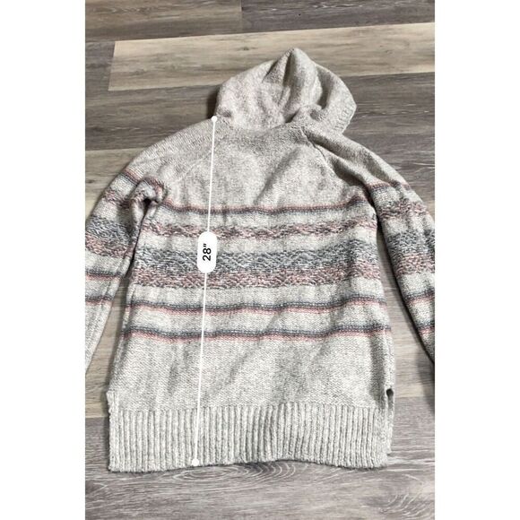 Abercrombie Kids Soft White Knit Long Sleeve Cardigan With   Hood 11/12 girls - Picture 7 of 8